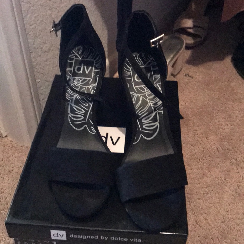 Shoes only worn 2 times